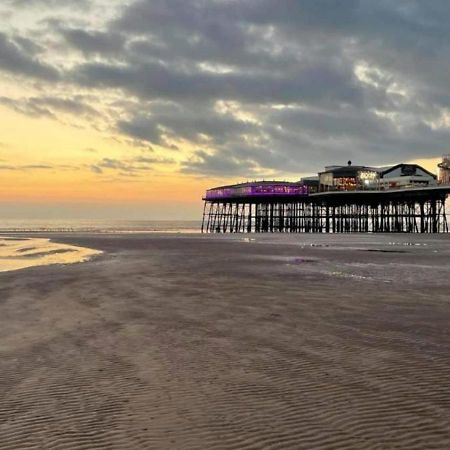 Ocean View Apartments - Sloane Blackpool Bagian luar foto