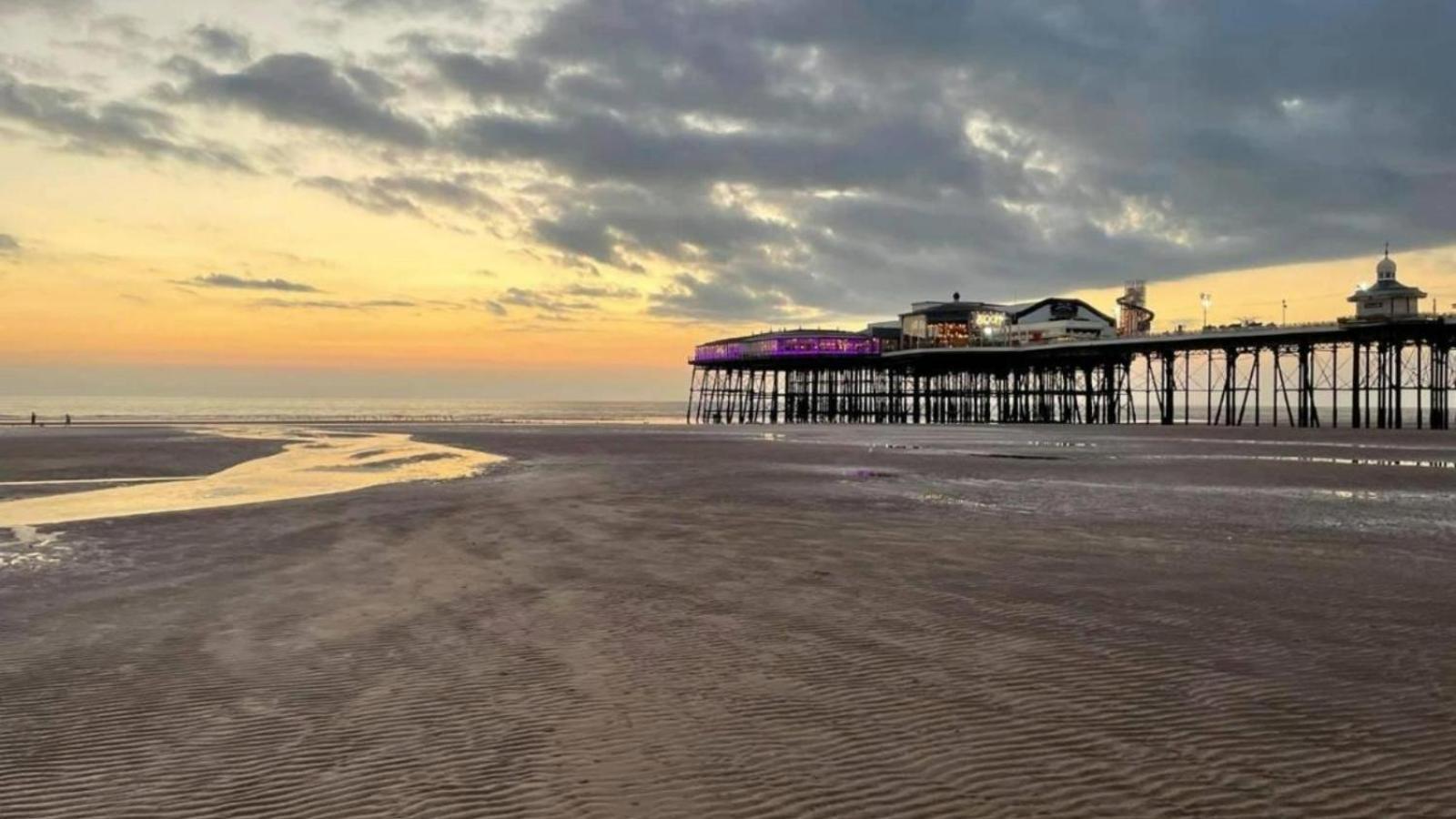 Ocean View Apartments - Sloane Blackpool Bagian luar foto
